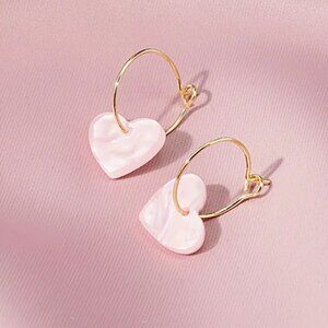 🌺 🌺 🌺 Tiny Pink Heart Pendant Dangle Earrings
